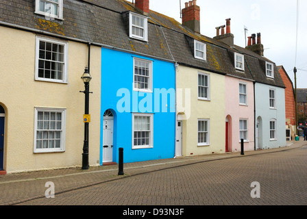 Color pastello case a schiera hope street Weymouth Dorset England Regno Unito Foto Stock