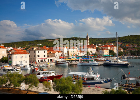 Supetar città vecchia sull isola di Brac in Croazia Foto Stock