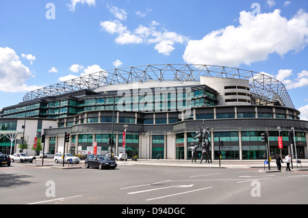 " Realizzazione di un Lineout' scultura fuori Stadio di Twickenham e Stadio di Twickenham, Greater London, England, Regno Unito Foto Stock