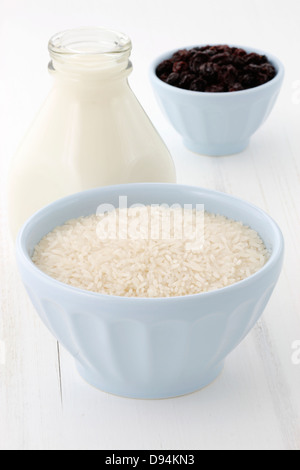 Delizioso budino di riso ingredienti, utilizzata per realizzare uno dei più famosi e deliziosi dessert mai. Foto Stock