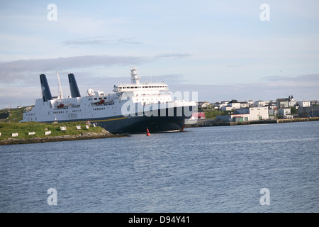 Il Joseph e Clara Smallwood un Marine Atlantic Ferry Boat si sta preparando al dock in Port aux Basques, Terranova. Foto Stock