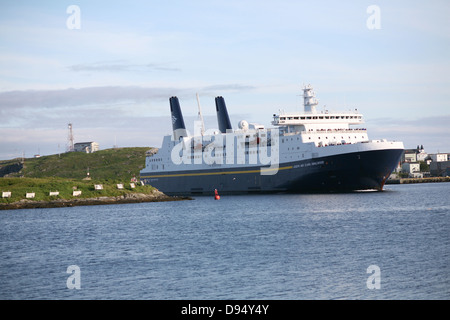 Il Joseph e Clara Smallwood un Marine Atlantic Ferry Boat si sta preparando al dock in Port aux Basques, Terranova. Foto Stock