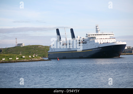 Il Joseph e Clara Smallwood un Marine Atlantic Ferry Boat si sta preparando al dock in Port aux Basques, Terranova. Foto Stock