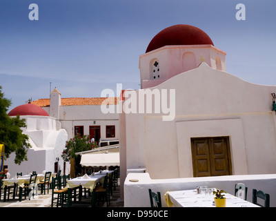 Chiesa di Chora la città principale dell'isola di Mykonos Grecia Foto Stock