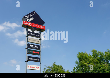 Cheshire Oaks Designer Outlet Shopping center a Ellesmere Port Regno Unito Foto Stock