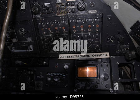 Navigazione strumenti di controllo avro vulcan xm594 bombardiere cockpit newark air museum Foto Stock