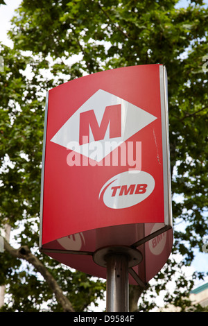 Segno per barcelona metro station Catalogna SPAGNA Foto Stock