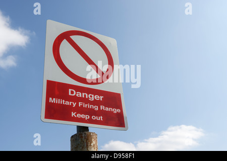 Militari di Tiro segno di avvertimento Foto Stock