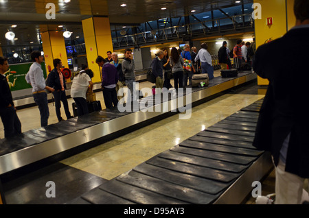 Cinghia di bagagli in aeroporto di Madrid, Spagna Foto Stock