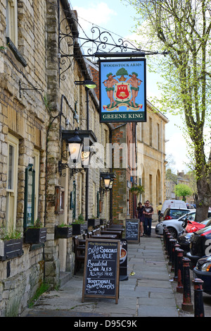 "Woodstock bracci' pub, Market Street, Woodstock, Oxfordshire, England, Regno Unito Foto Stock