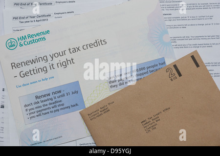I crediti di imposta. HM Revenue e modulo doganale a rinnovare il credito fiscale. Foto Stock