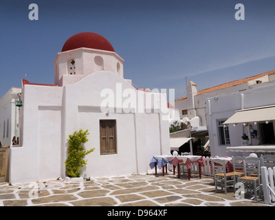 Chiesa di Chora la città principale dell'isola di Mykonos Grecia Foto Stock