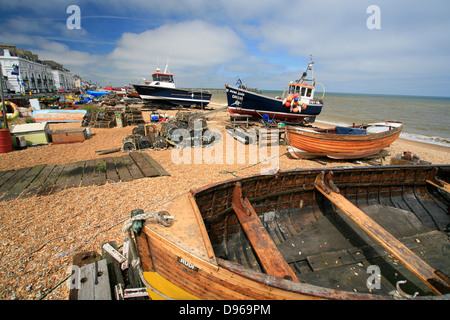 Spiaggia di trattativa in Kent - il mare con le barche dei pescatori. Foto Stock