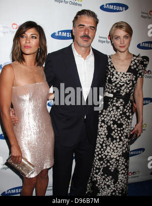 New York, New York, Stati Uniti d'America. 11 Giugno, 2013. Attrice Jessica Szohr, CHRIS NOTH e JESSICA STAM frequentare gli arrivi per il Samsung speranza per i bambini Gala 2013 tenutasi a Cipriani, Wall Street. Credito: Credito: Nancy Kaszerman/ZUMAPRESS.com/Alamy Live News Foto Stock