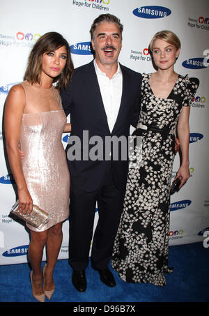 New York, New York, Stati Uniti d'America. 11 Giugno, 2013. Attrice Jessica Szohr, CHRIS NOTH e JESSICA STAM frequentare gli arrivi per il Samsung speranza per i bambini Gala 2013 tenutasi a Cipriani, Wall Street. Credito: Credito: Nancy Kaszerman/ZUMAPRESS.com/Alamy Live News Foto Stock