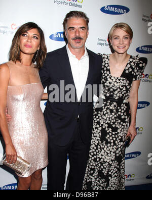 New York, New York, Stati Uniti d'America. 11 Giugno, 2013. Attrice Jessica Szohr, CHRIS NOTH e JESSICA STAM frequentare gli arrivi per il Samsung speranza per i bambini Gala 2013 tenutasi a Cipriani, Wall Street. Credito: Credito: Nancy Kaszerman/ZUMAPRESS.com/Alamy Live News Foto Stock