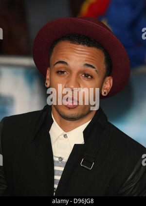 ASTON MERRYGOLD UOMO DI ACCIAIO UK PREMIERE Leicester Square Londra Inghilterra 12 Giugno 2013 Foto Stock