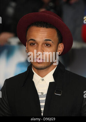 ASTON MERRYGOLD UOMO DI ACCIAIO UK PREMIERE Leicester Square Londra Inghilterra 12 Giugno 2013 Foto Stock