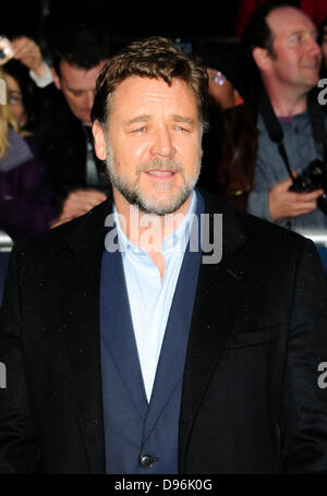 Londra, Regno Unito. Il 12 giugno 2013. Russell Crowe assiste la premiere europeo dell uomo di acciaio all'Impero & Odeon , Leicester Square di Londra. Credito: Peter Phillips/Alamy Live News Foto Stock