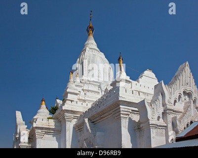 Il LEIMYETHETHNA O LAYMYETHNA PHATO costruito nel 1222 è noto per il suo ben conservato affreschi - BAGAN, MYANMAR Foto Stock