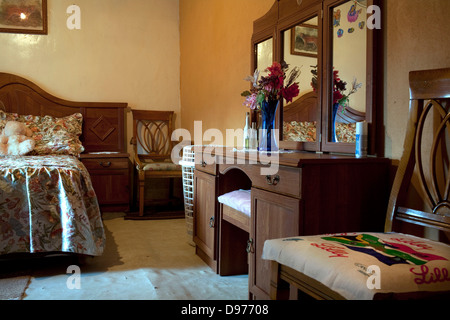 Una camera per gli ospiti Alina Thonjeni's Guesthouse in Alexandra Alina di Johannesburg è 69-anno-vecchio single madre di quattro figli ha Foto Stock