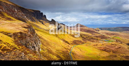 La Quiraing un lugubre paesaggio sul bordo settentrionale della penisola theTrotternish Isola di Skye Highlands della Scozia UK GB EU Europe Foto Stock