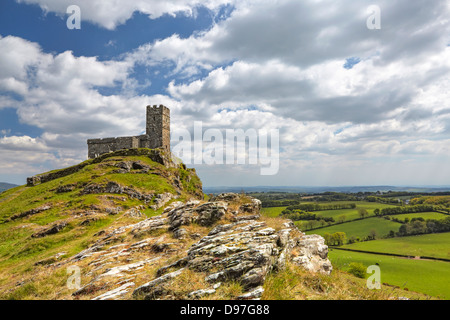 Dartmoor Devon chiesa di Saint Michael de Rupe sulla sommità del Brent Tor Foto Stock