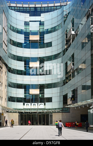 BBC Broadcasting house ingresso a nuova moderna architettura di design estensione Edificio a Portland Place London England UK Foto Stock