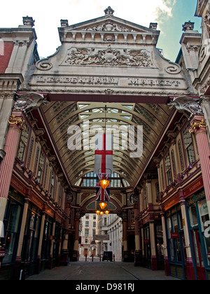 Lo storico mercato Leadenhall su una domenica, uno dei più antichi mercati di Londra, risalente al XIV secolo, City of London Foto Stock