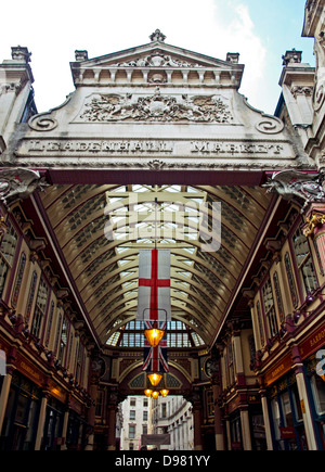 Lo storico mercato Leadenhall su una domenica, uno dei più antichi mercati di Londra, risalente al XIV secolo, City of London Foto Stock