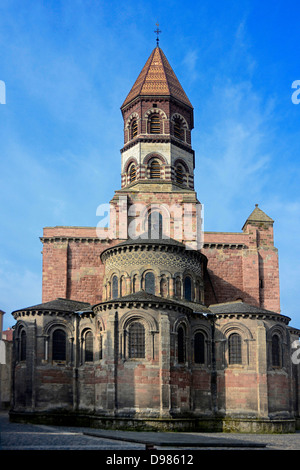 Torre Campanaria della Basilica di Saint Julien, Brioude, Auvergne Francia, Europa Foto Stock