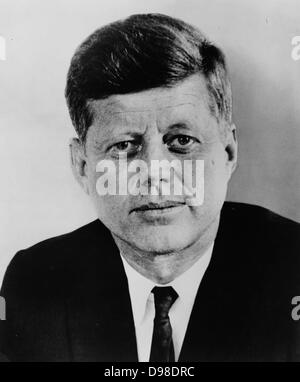 John F Kennedy (1917-1963), trentacinquesimo presidente degli Stati Uniti d'America (1961-1963).