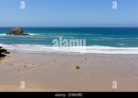 Portreath beach shore a bassa marea e Gull rock dal di sopra, Cornwall Regno Unito. Foto Stock