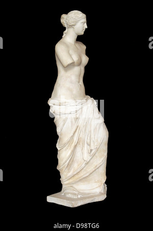 La Venere di Milo, è un antica statua greca e una delle opere più famose di antica scultura Greca. Creato in qualche momento tra il 130 e il 100 A.C. si ritiene che raffigurano Afrodite (Venere per i romani) la dea greca dell amore e della bellezza. Si tratta di una scultura in marmo, leggermente maggiore di quella dimensione di vita a 203 cm (6 ft. 8) alta. Le sue braccia e il suo zoccolo originale sono state perse. Da una iscrizione che era sul suo zoccolo. È attualmente in mostra al Museo del Louvre a Parigi. Foto Stock