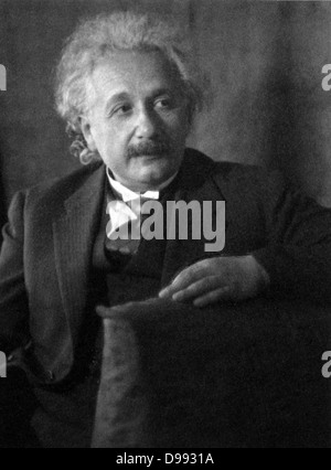 Albert Einstein (14 marzo 1879 - 18 Aprile 1955), tedesco-nato Swiss-American fisico teorico, filosofo e autore, c1935. Scienziato matematico Foto Stock