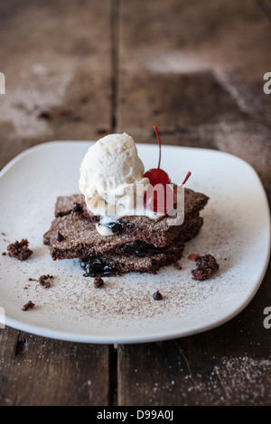 Fudge brownie ala modalità' con ciliegie Foto Stock