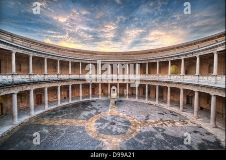 Il Palazzo di Carlo V, parte del complesso Alhambra di Granada, Spagna. Foto Stock