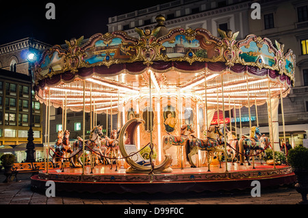 Giostra di notte a Firenze, Italia Foto Stock