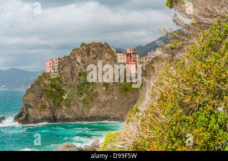 Vista da Via Dell'amore verso Vernazza Foto Stock