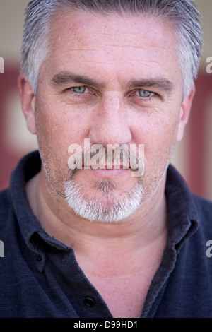 Casual headshot ritratto celebrity chef e baker Paul Hollywood Foto Stock