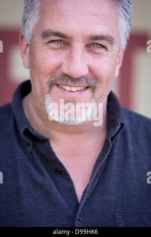 Casual headshot ritratto celebrity chef e baker Paul Hollywood Foto Stock