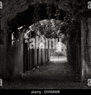 Ingresso del viale egiziano, West cimitero cimitero di Highgate a Londra del nord Foto Stock