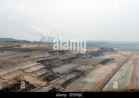 Tagebau (open-cast miniera di carbone) Inden, Renania settentrionale-Vestfalia (Germania). Foto Stock