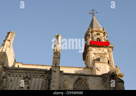 Il campanile della chiesa di St. Michael a Jerez de la Frontera. Andalusia, Spagna. Foto Stock