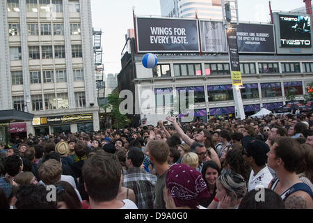 Toronto, Canda. 14 Giugno, 2013. A nord da nord-est (o) NXNE è un annuale settimana di musica e arts festival che si tiene nel mese di giugno a Toronto, Ontario, Canada. Foto Stock