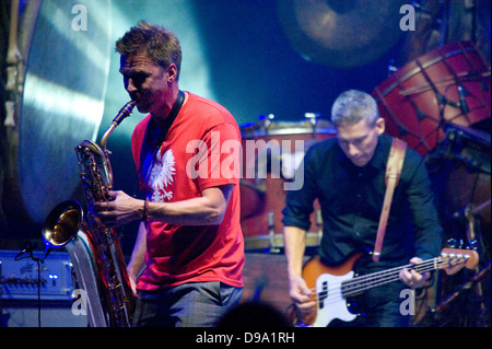 Swedish folk-rock group Hoven Droven di eseguire durante la Croce Cultura Festival a Varsavia, Polonia Foto Stock