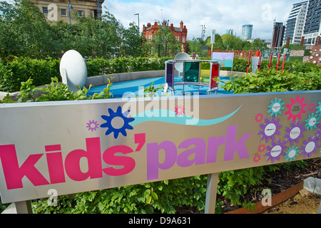 Parco bambini al di fuori del Think Tank Science Museum Millennium Point Birmingham REGNO UNITO Foto Stock