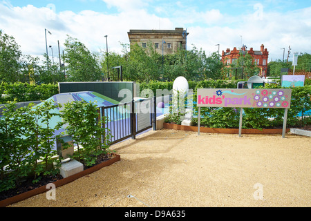 Parco bambini al di fuori del Think Tank Science Museum Millennium Point Birmingham REGNO UNITO Foto Stock