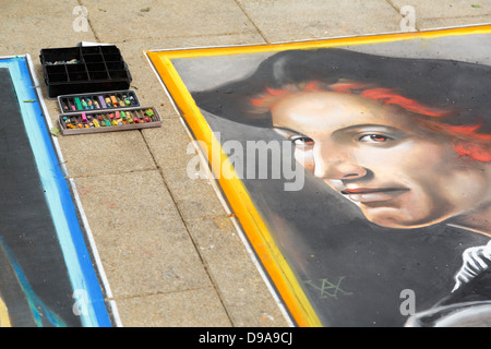 L'artista di strada versione di Andrea del Sarto la testa di un uomo, Peterborough, Inghilterra Foto Stock