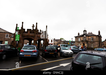 Il mercato coperto di Cross in piazza del mercato Kirkby Lonsdale, Cumbria, Parco Nazionale del Distretto dei Laghi, Lakeland, UK, Inghilterra Foto Stock